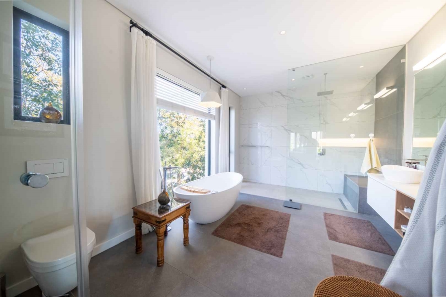 To Let 4 Bedroom Property for Rent in Val De Vie Estate Western Cape